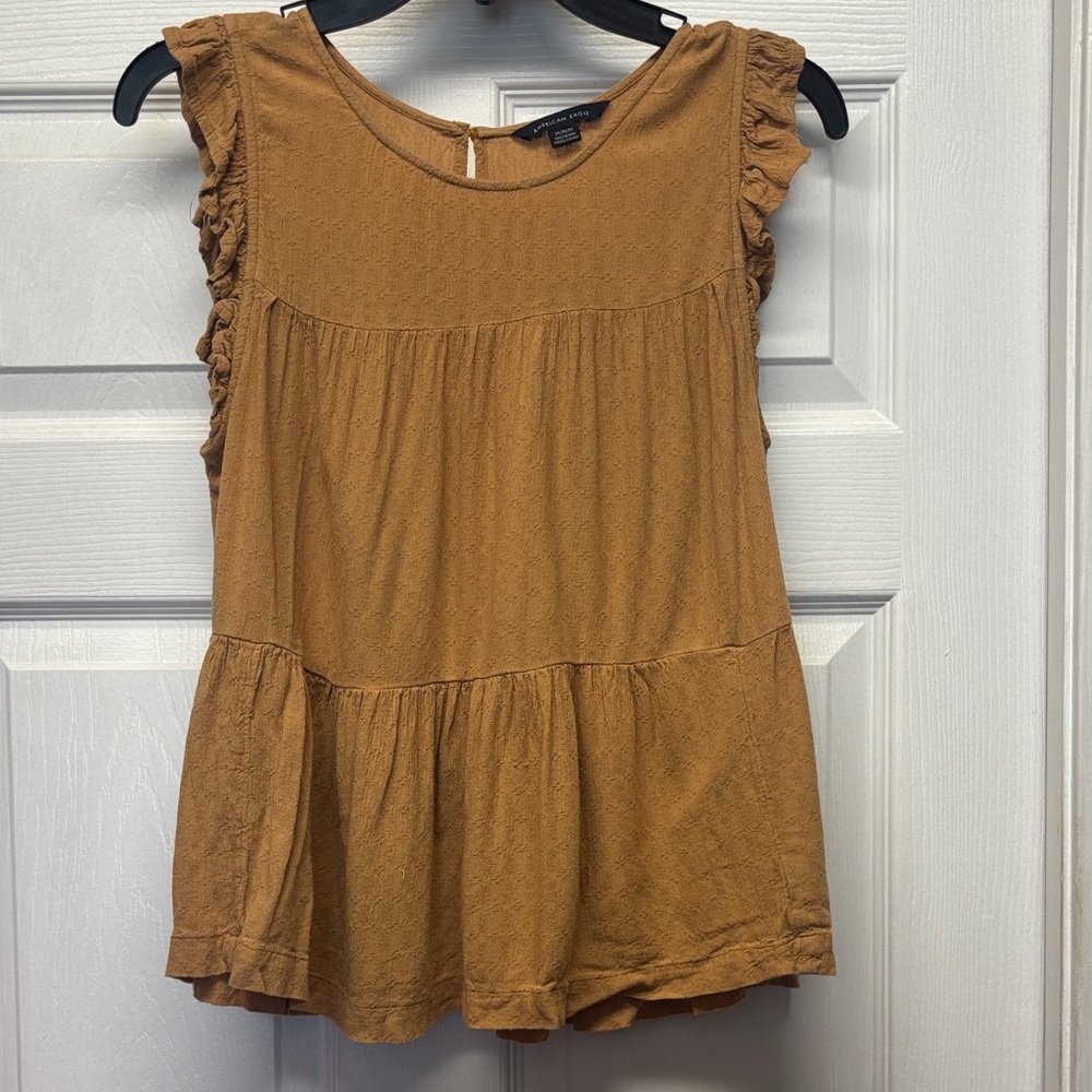 AE Women’s Sleeveless Textured Ruffle Sleeve Peplum Top - Camel - Medium